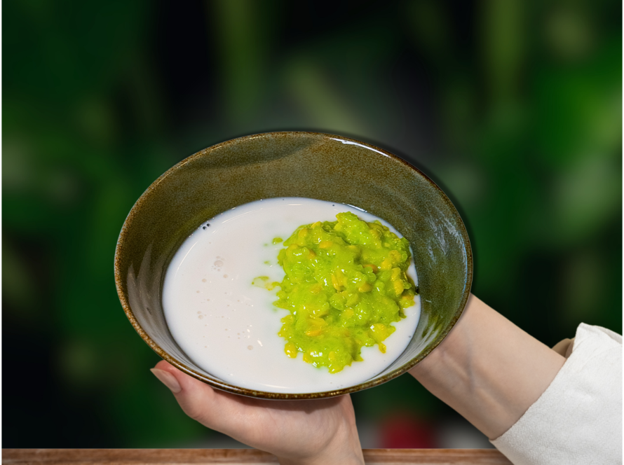 A colorful bowl of Sa Pa Delight, filled with a variety of fresh ingredients and vibrant garnishes.